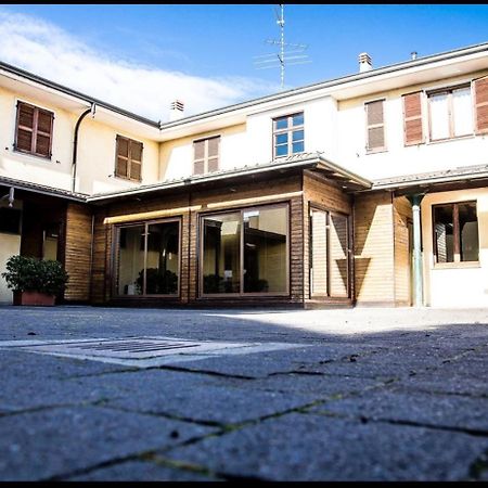 Manfredi Ristorante Con Alloggio Romentino Εξωτερικό φωτογραφία
