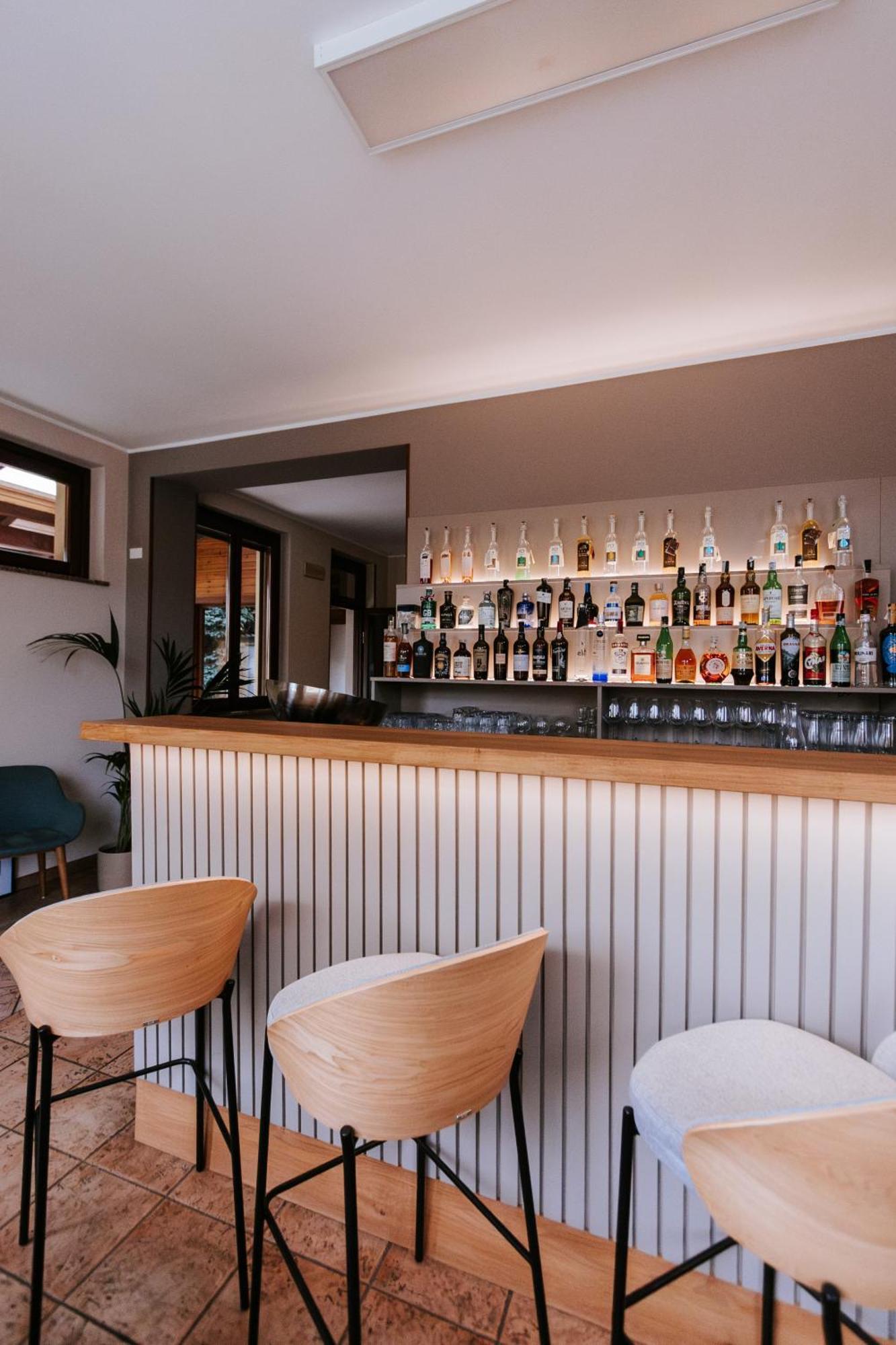 Manfredi Ristorante Con Alloggio Romentino Εξωτερικό φωτογραφία